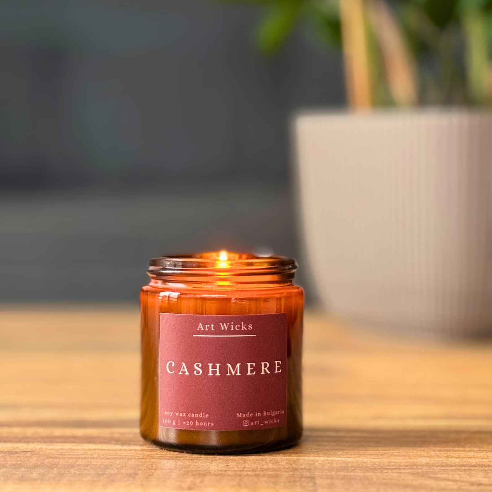 Handmade soy candle with a soft, cozy cashmere scent. Clean-burning, eco-friendly, and crafted with care in small batches.